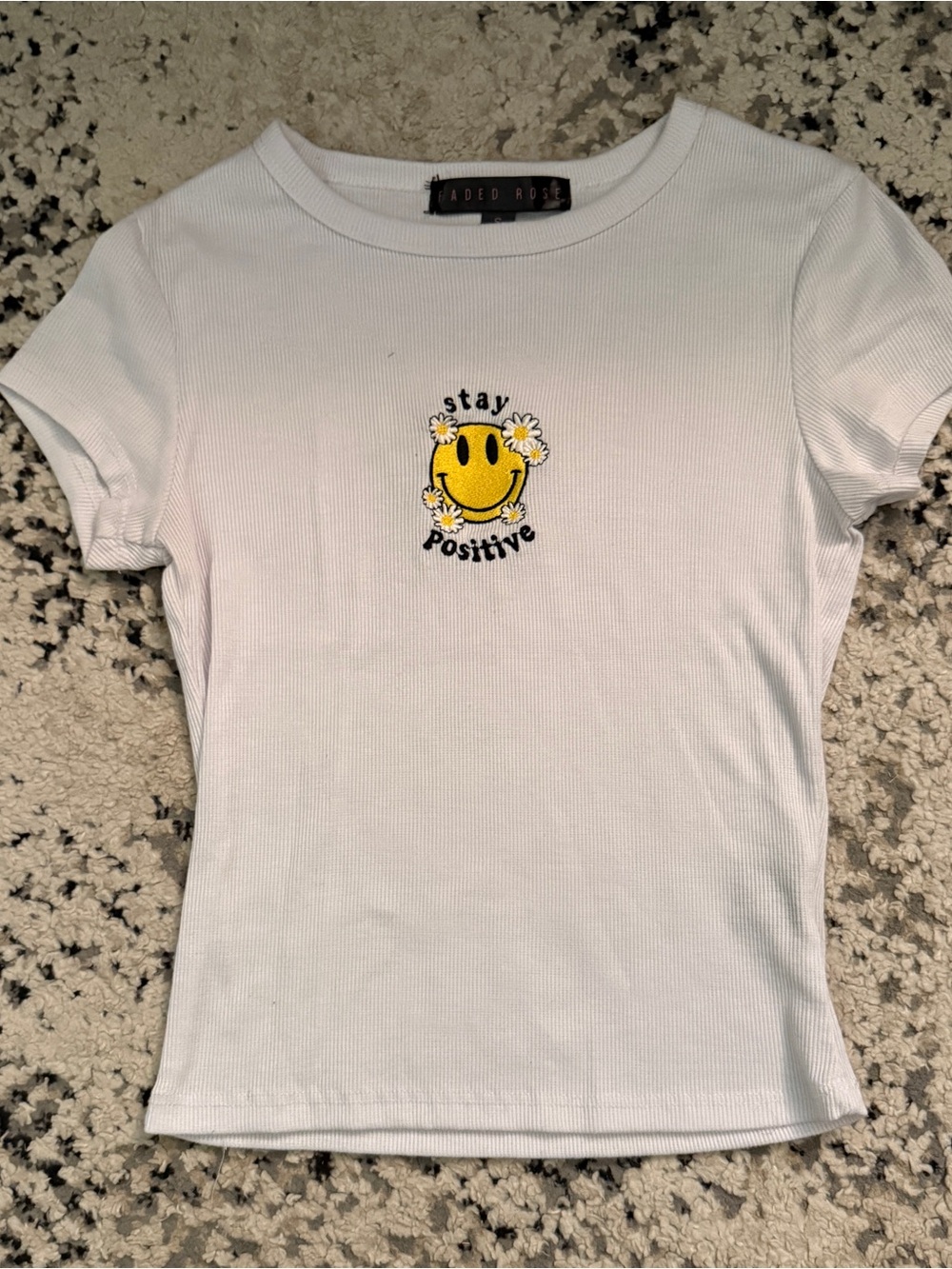 White 'Stay Positive' Daisy Smiley Crop Top - Faded Rose